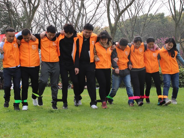 萬(wàn)中萬(wàn)工業(yè)銷售團(tuán)隊(duì)全員戶外拓展活動(dòng)